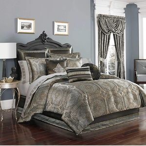 NEW - Pair 2 J. Queen BRIDGEPORT euro shams 26x26